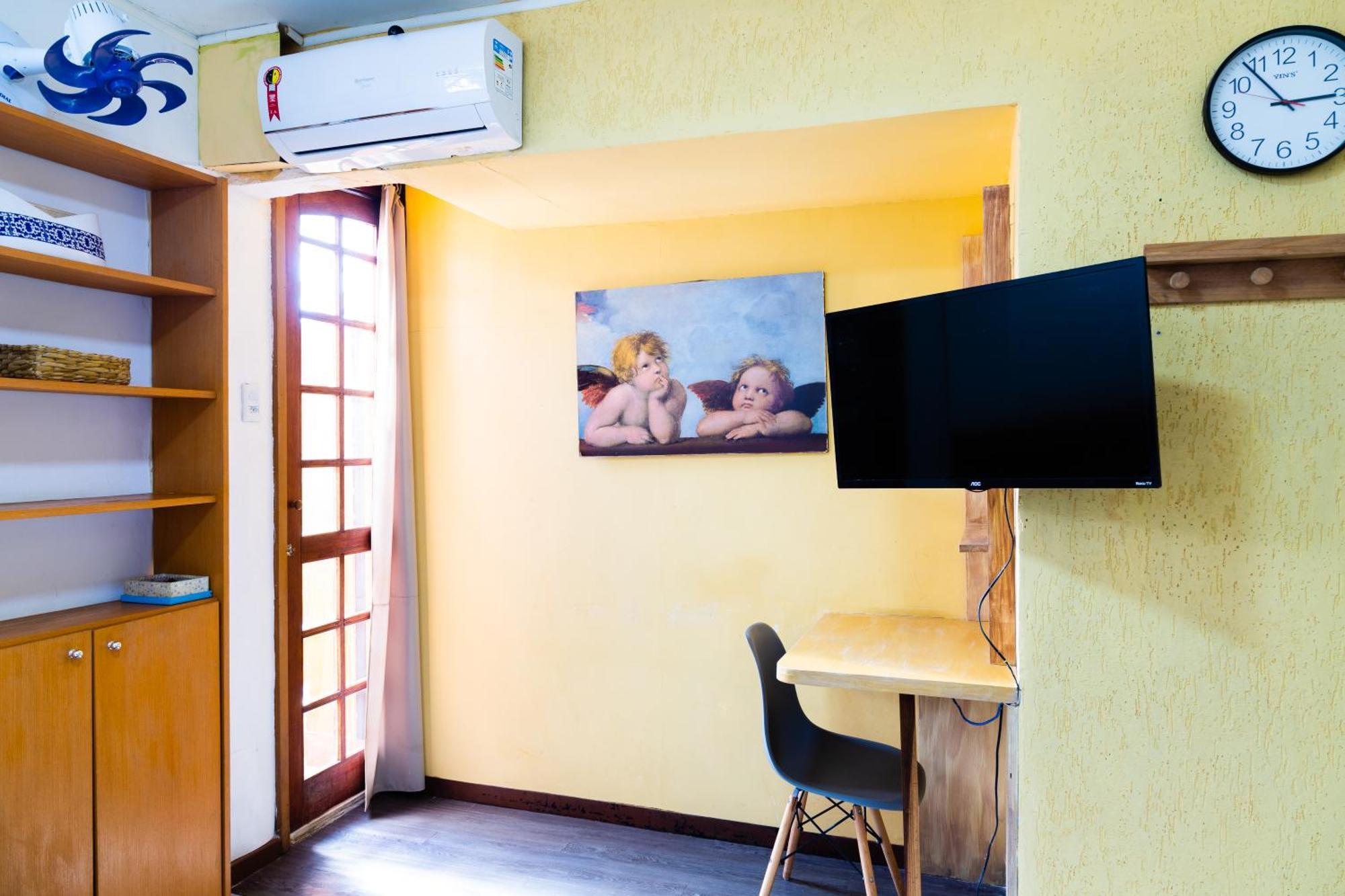 Rio Loft Copacabana Posto 6 Com Camas De Casal E Sofa Cama E Colchao *